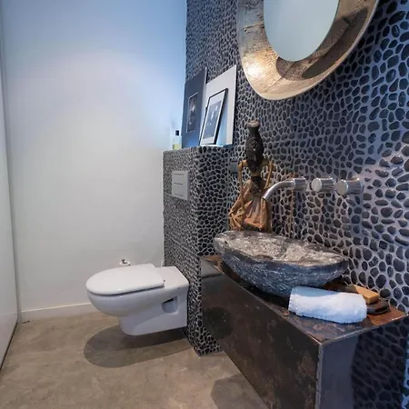 Atico Loft - 10min Walk To Beach With Ac 아파트 *